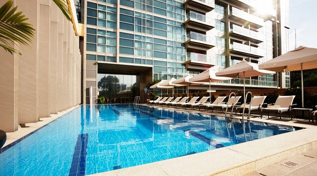 Bể bơi ngoài trời tại Intercontinental Asiana Saigon