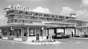 Khách sạn đầu tiên của Marriott tại Arlington; Virginia