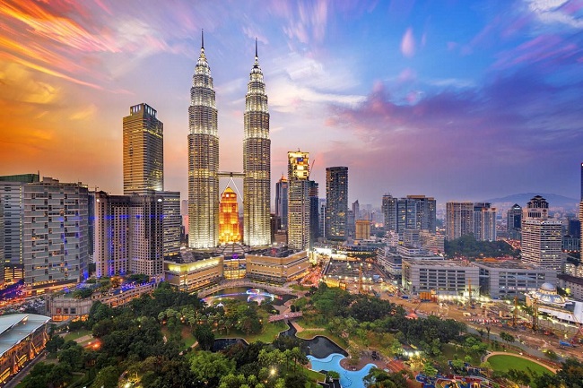 Tháp đôi Petronas là biểu tượng của Malaysia