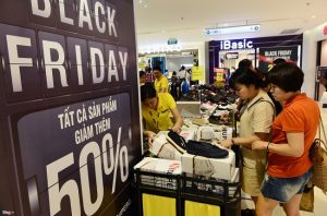 Nhiều gian hàng kinh doanh truyền thống không thu hút được lượng khách lớn như các mùa Black Friday trước đó