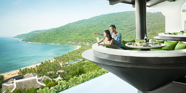 Khu nghỉ dưỡng Intercontinental Danang Sun Peninsula Resort được chia làm 4 tầng; tái hiện lại Thiên đường trên mặt đất.