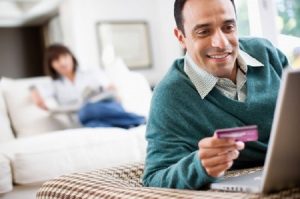 Ai bảo nam giới không hứng thú với mua hàng online dịp Black Friday?
