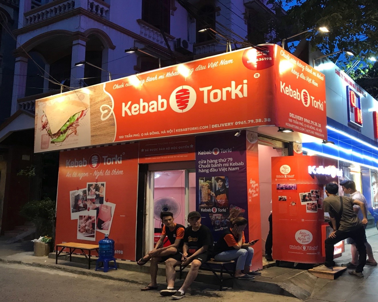 Một cửa hàng bánh mì trên đường Trần Phú