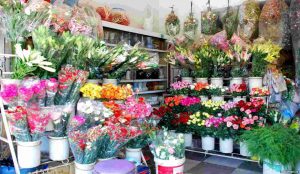 Kinh nghiệm mở cửa hàng hoa tươi hút khách hàng ầm ầm dịp 8/3  