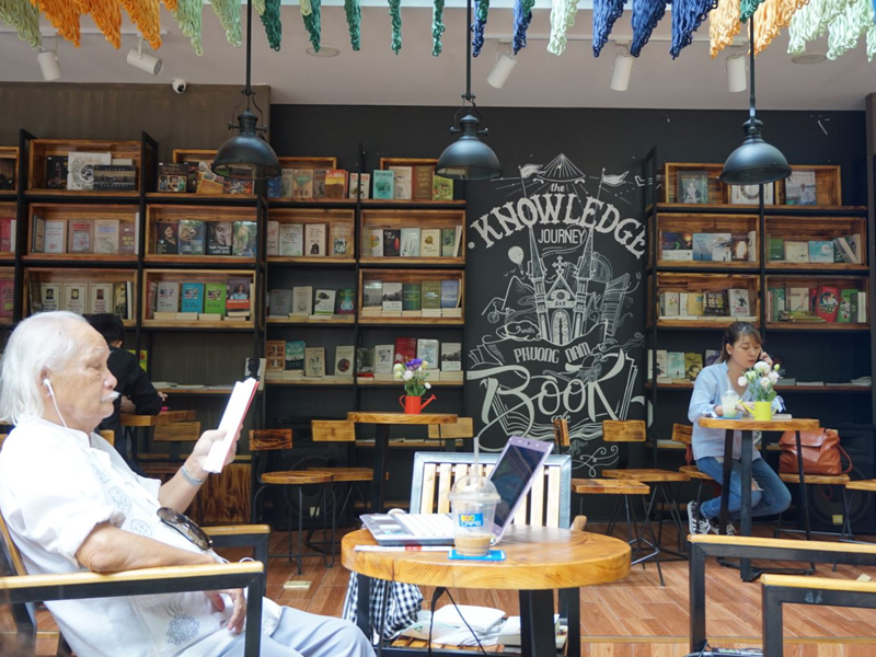  Kinh nghiệm mở quán cafe sách cho người bắt đầu là lựa chọn địa điểm kinh doanh phù hợp