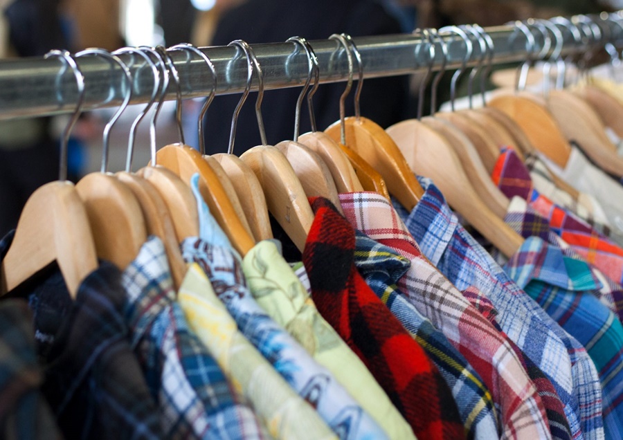  Cần kiểm tra chất lượng quần áo trước khi mua 