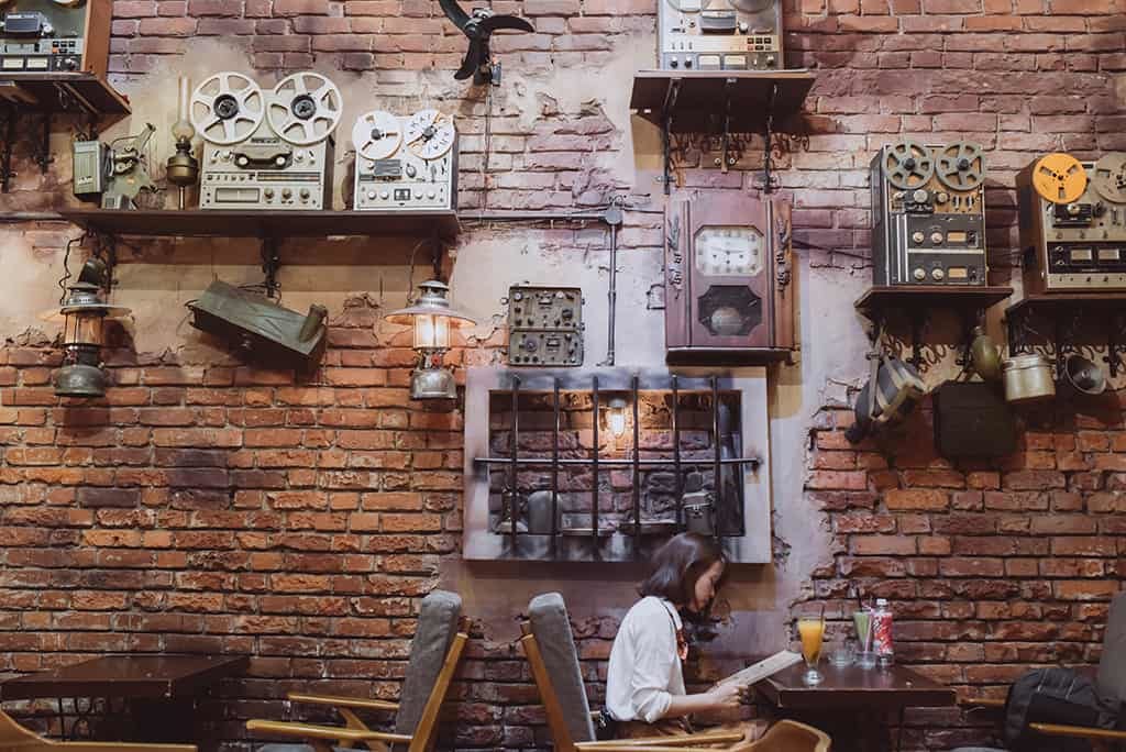 Thiết kế quán cafe theo phong cách cổ điển hướng đến đối tượng khách hàng ưa chuộng không gian hoài cổ